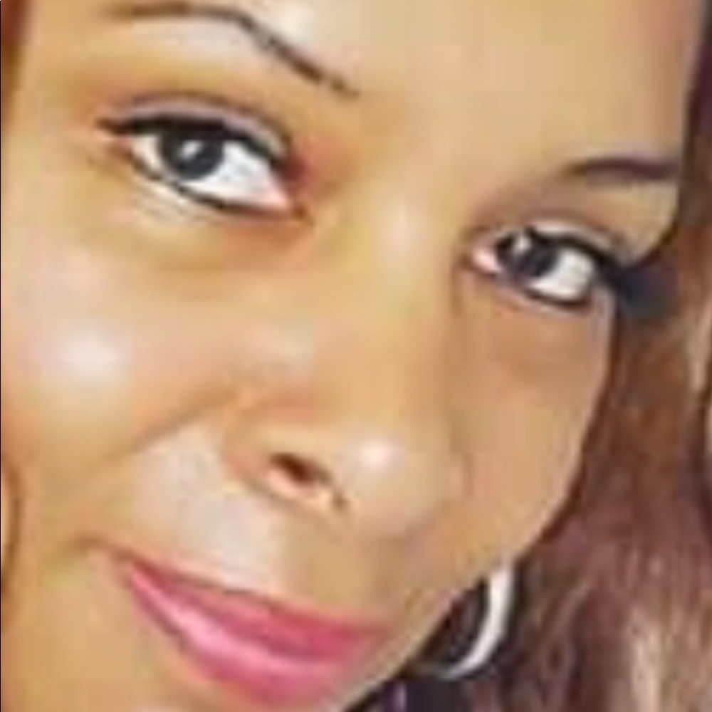 Meet your Posher, Renee